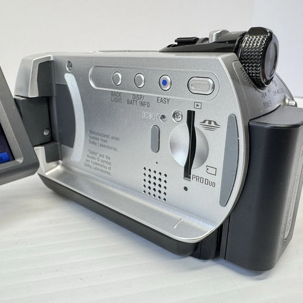 Sony Handycam DCR-SR42 Camcorder 30GB HDD 40x Opt Zoom- Charging Dock And Extras